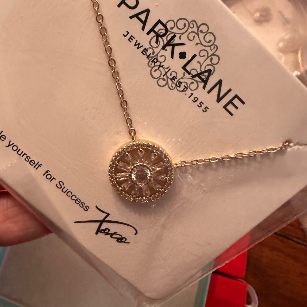 Park Lane Gold Necklace with Sparkling Pendant